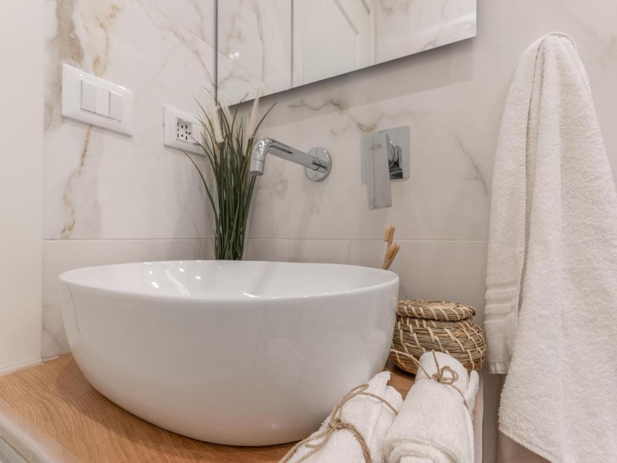 The Best Rent - Gorgeous One-Bedroom Apartment In Ticinese Μιλάνο Εξωτερικό φωτογραφία